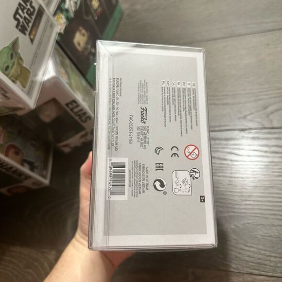 Funko Pop 469 The Mandalorian Grogu with Chowder Squid New - Picture 4 of 4